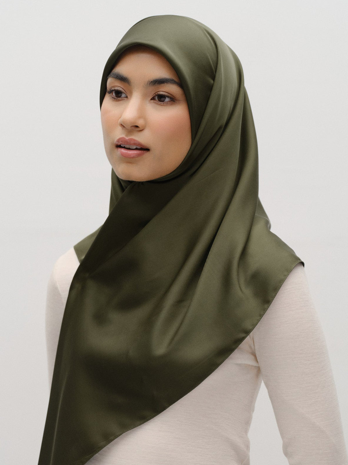 KARE | Olive Green