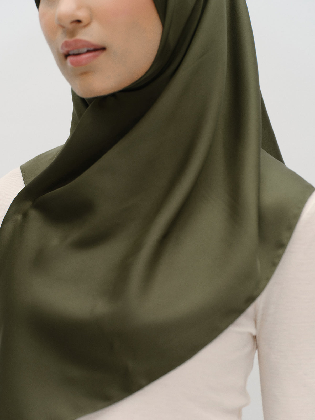 KARE | Olive Green